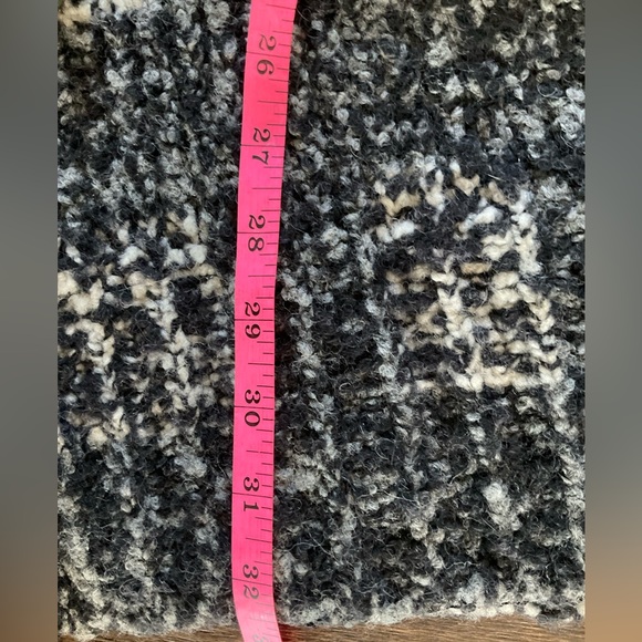 Beautiful Authentic Burberry Coat Size Large - Picture 14 of 15